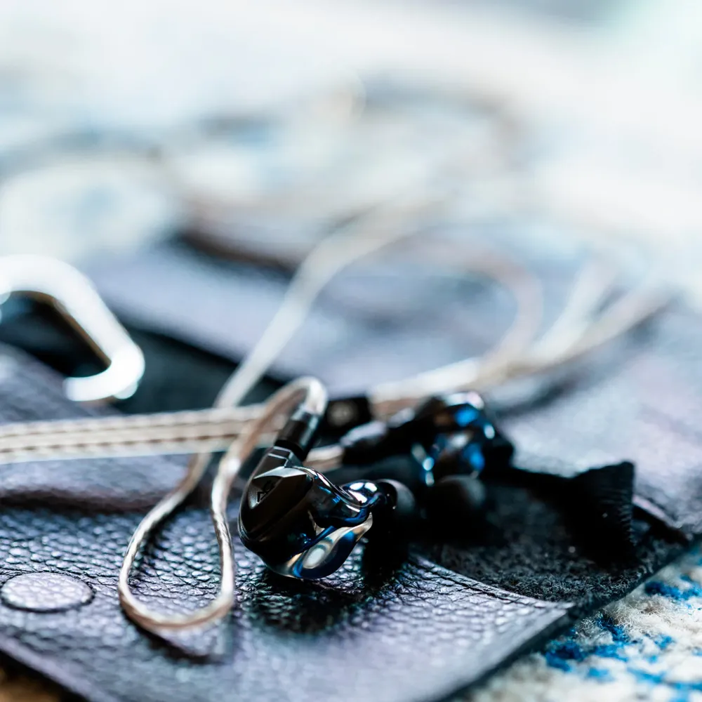 Campfire Audio Clara Black/Transparent