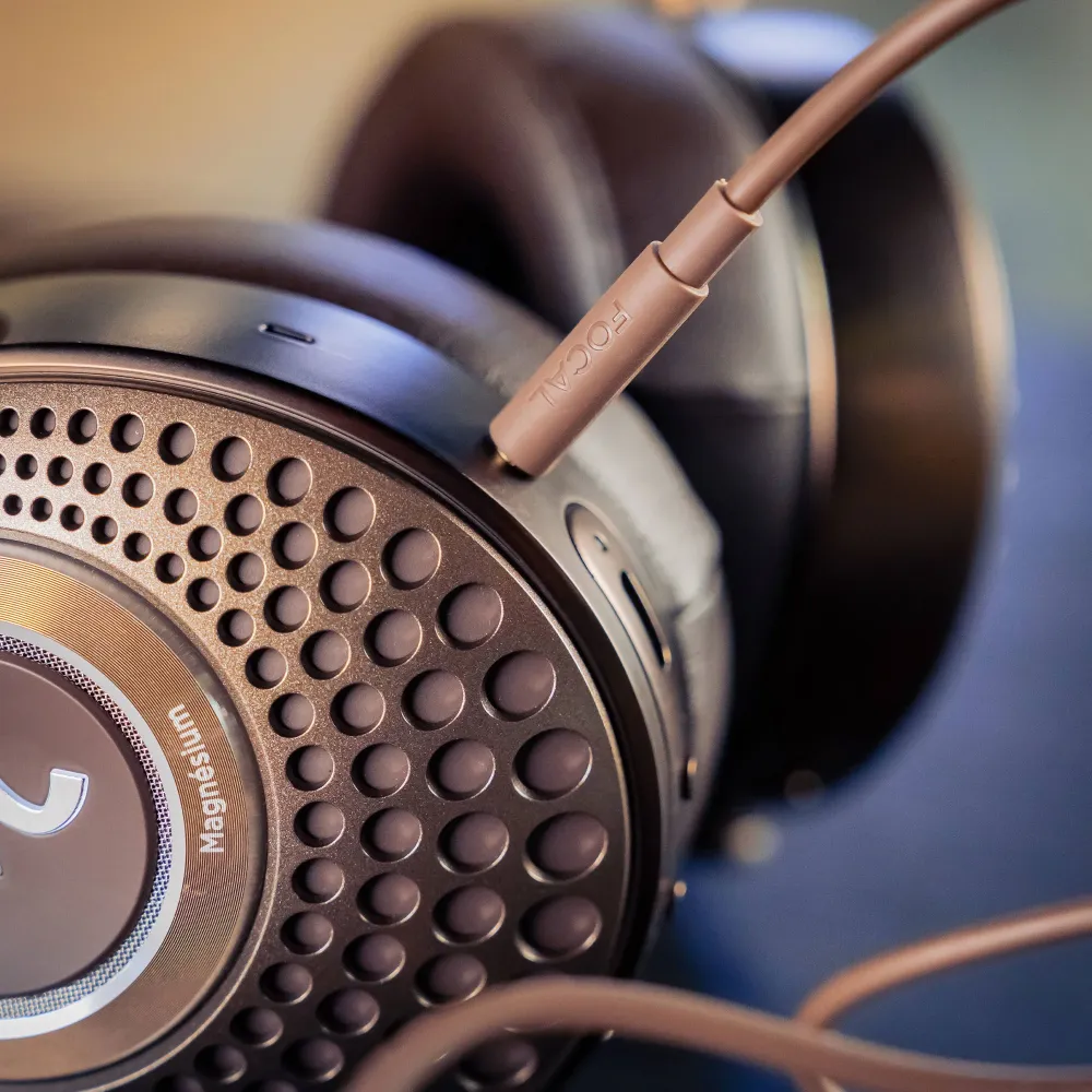 Focal Bathys MG Chestnut