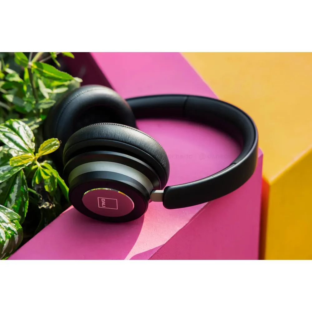 Dali IO-4 Iron Black