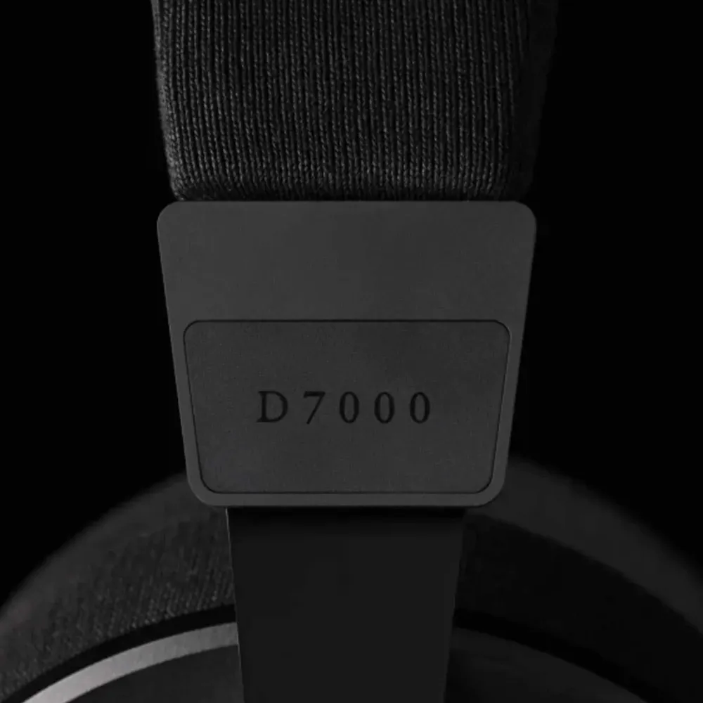 Final Audio D7000 Black