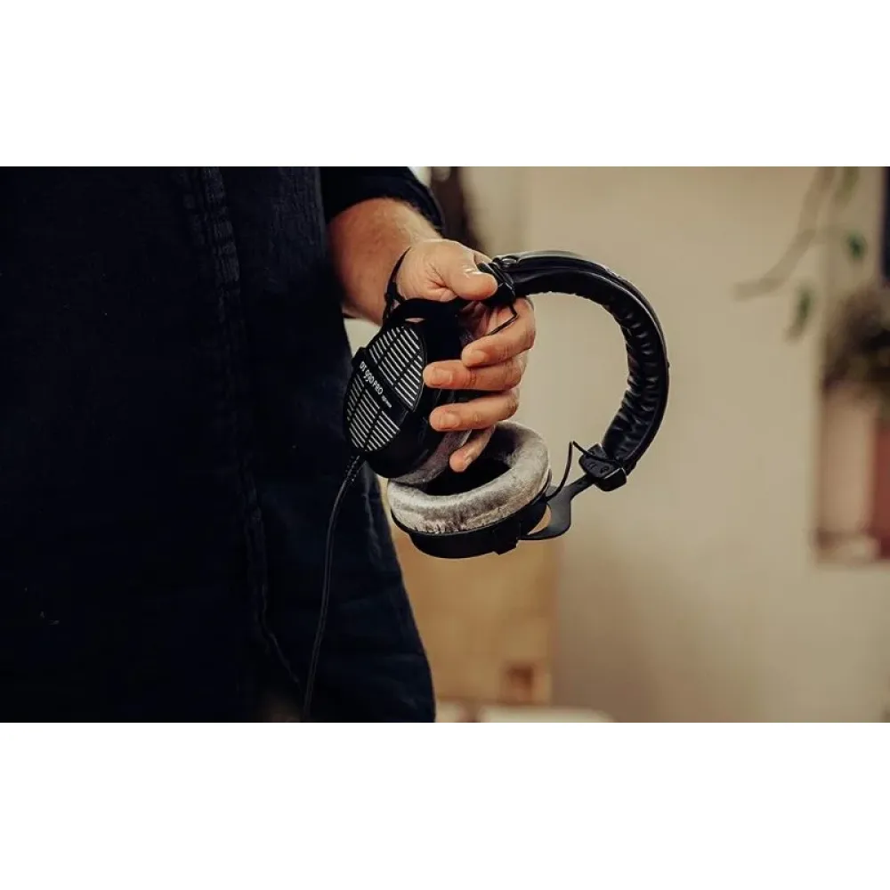 Beyerdynamic DT 990 PRO Black Limited Edition / 80 ohm
