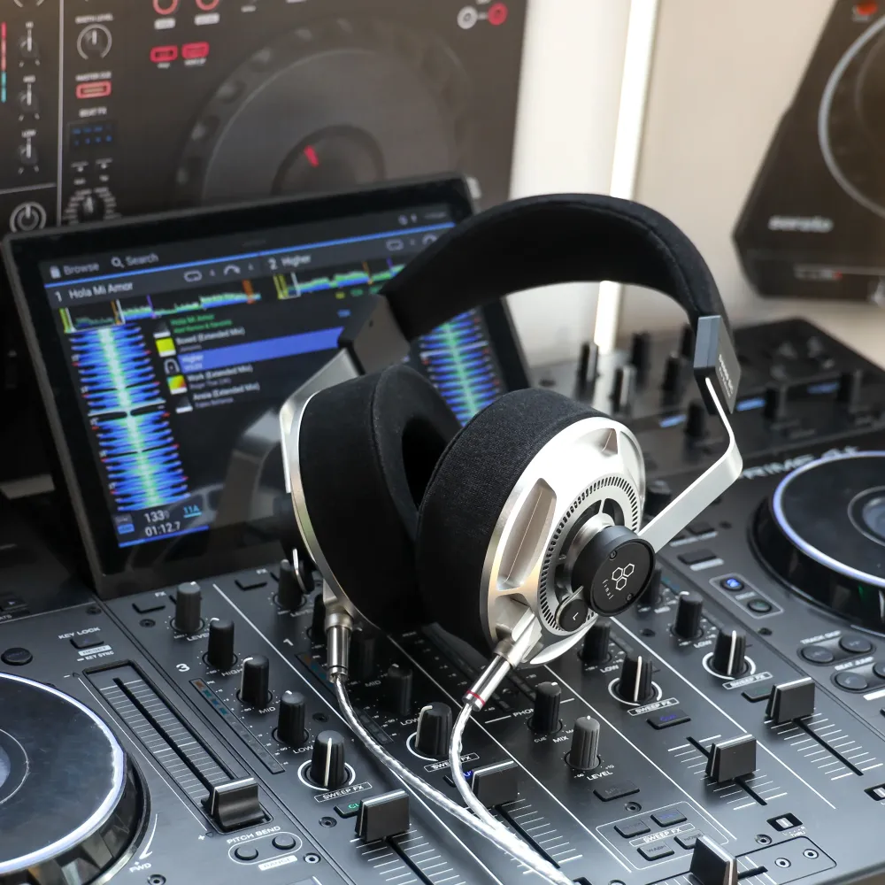 Final Audio D8000 DC Pro Edition Silver