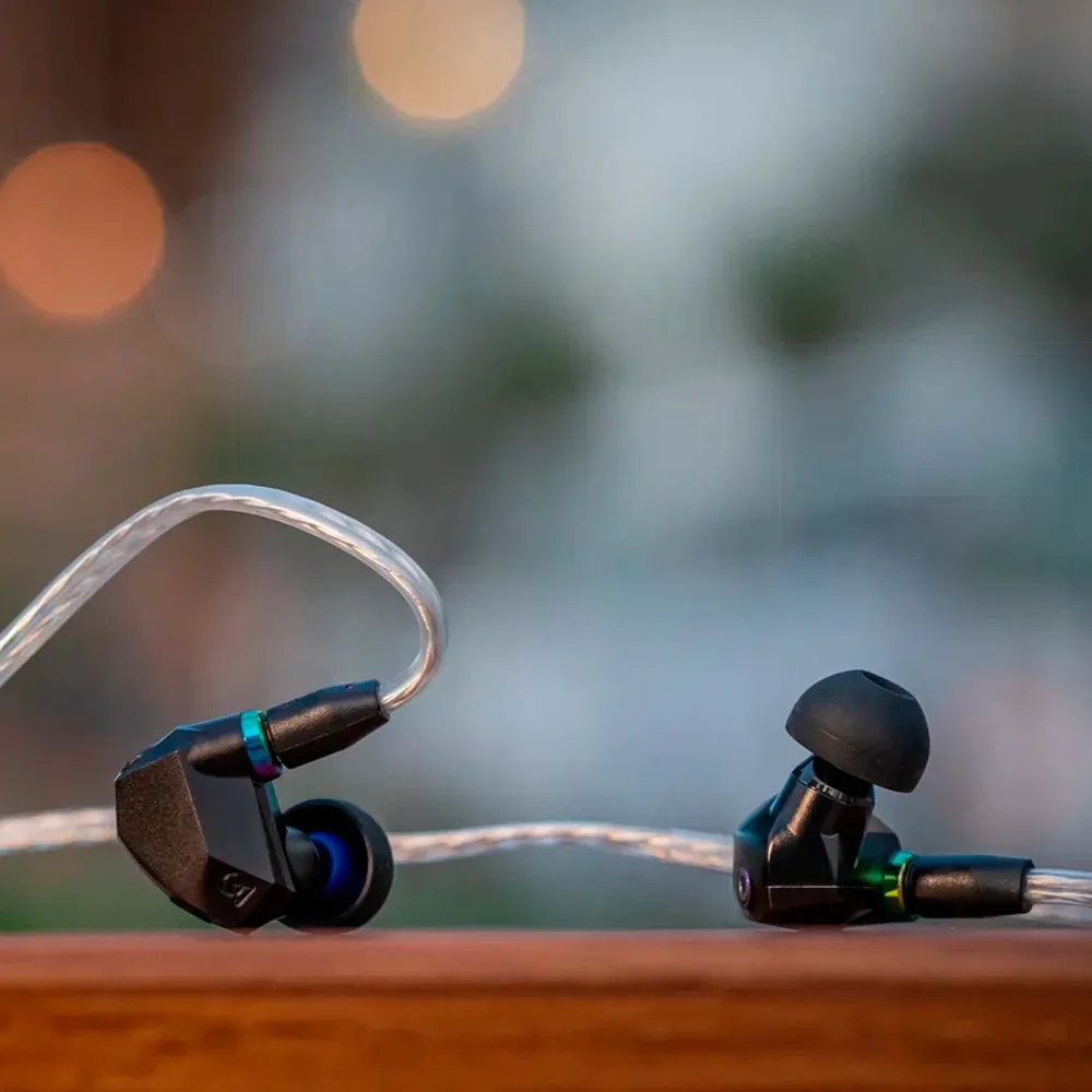 Campfire Audio Fathom Black