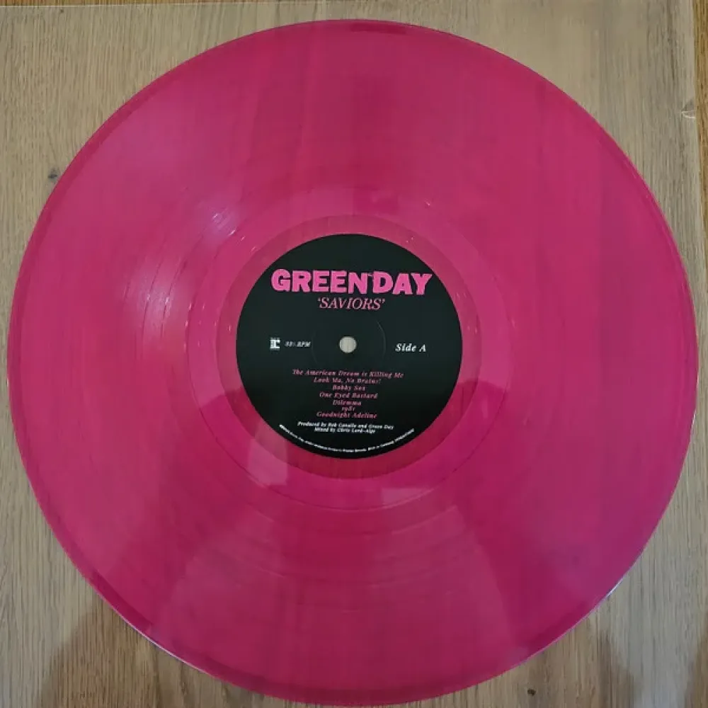Green Day – Saviors (Neon Pink) LP