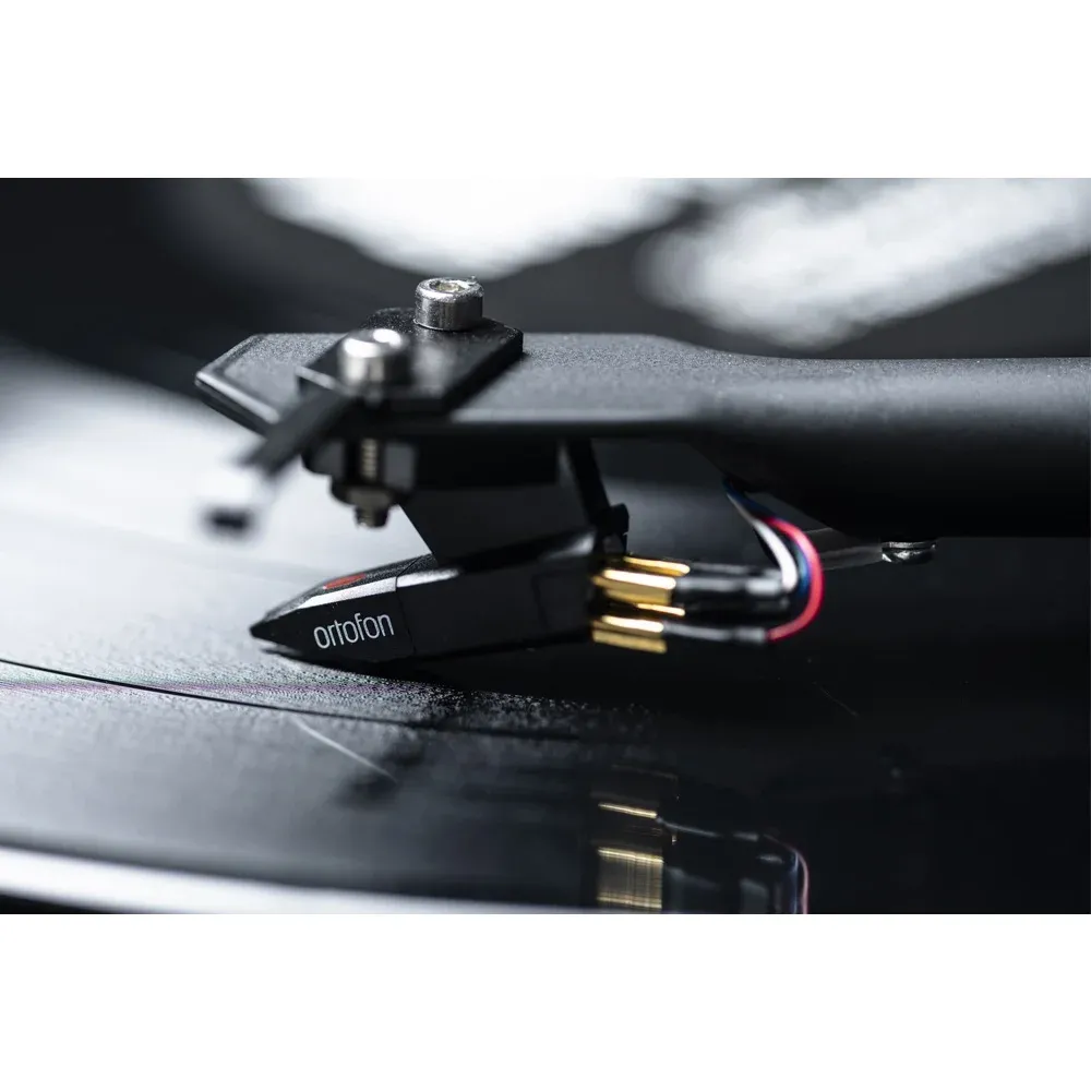 Pro-Ject DEBUT E PHONO (OM5e) High Gloss Black