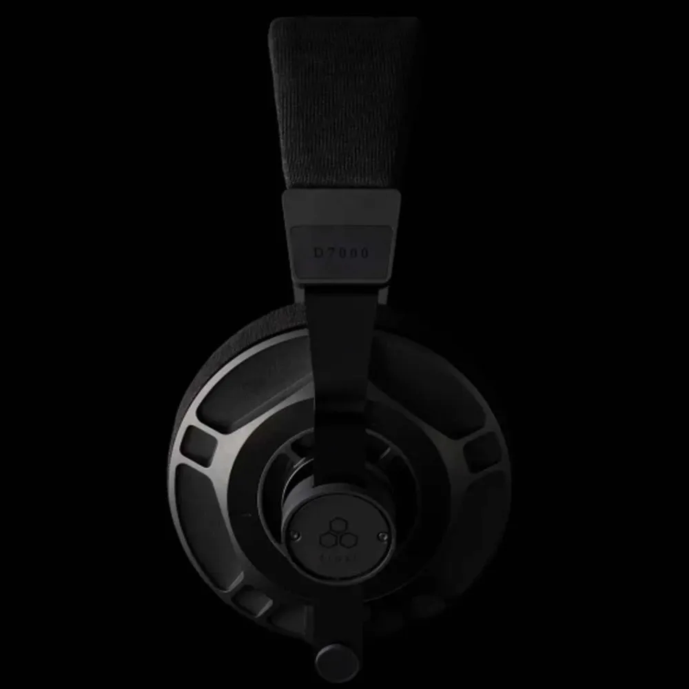 Final Audio D7000 Black