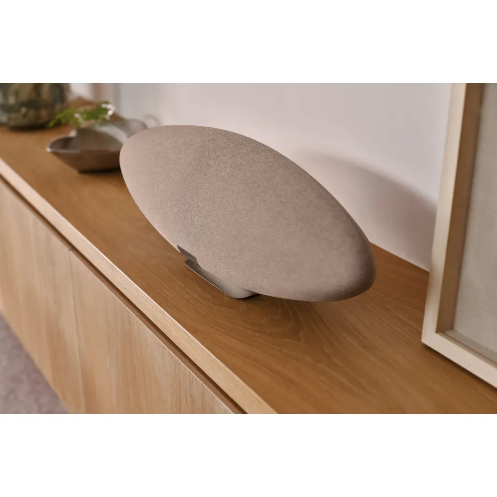 Bowers & Wilkins Zeppelin Pro Edition Solar Gold