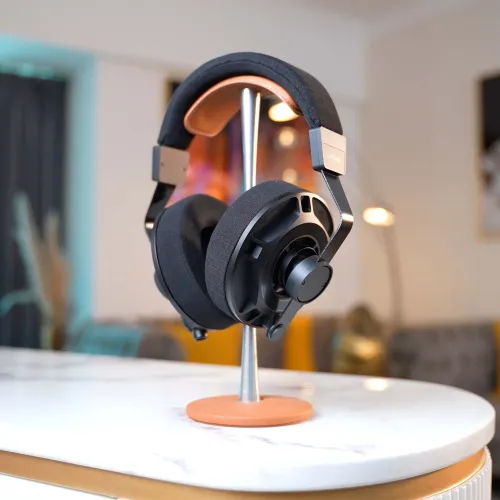 Final Audio D7000 Black