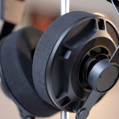 Final Audio D7000 Black