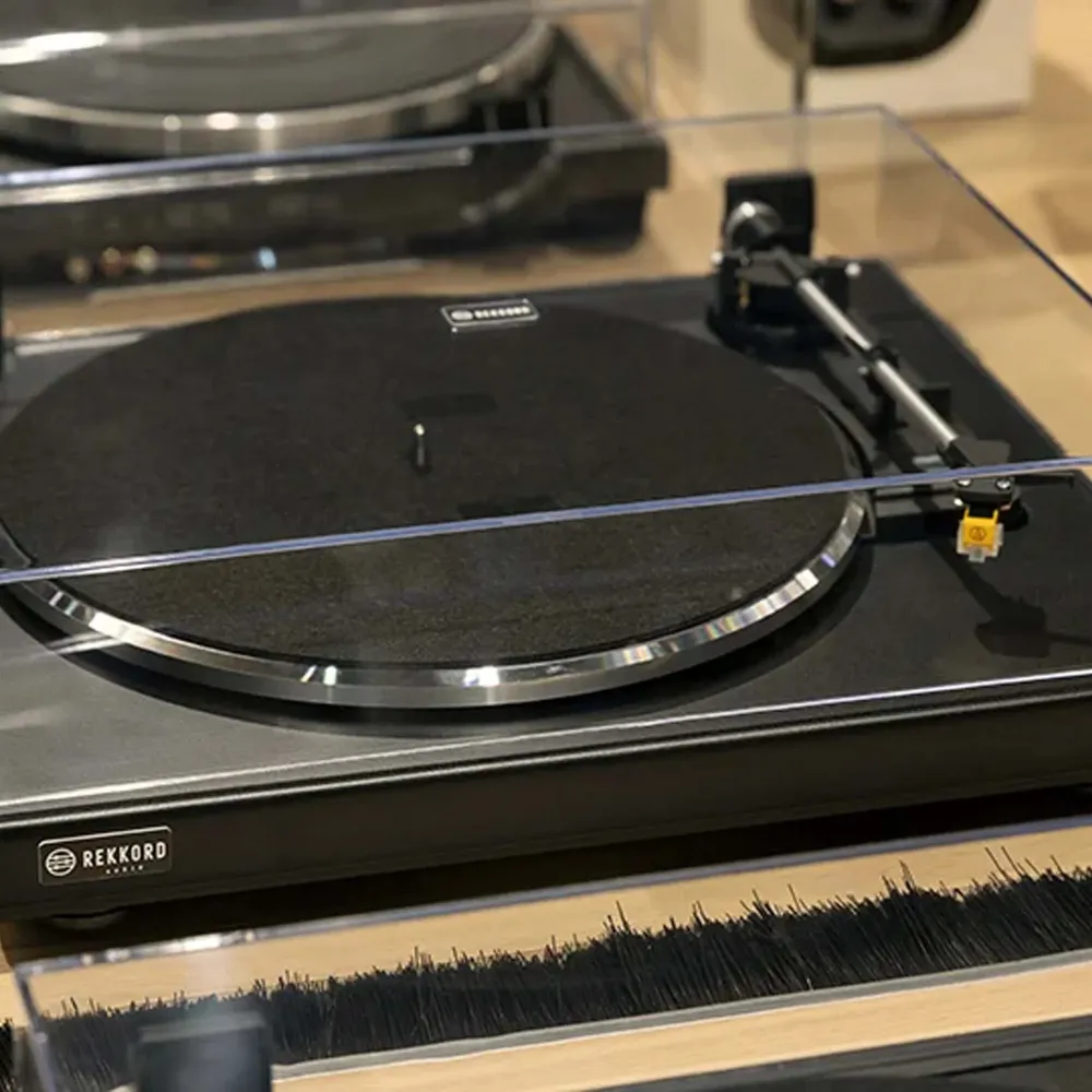 Rekkord Audio F300 Black AT91