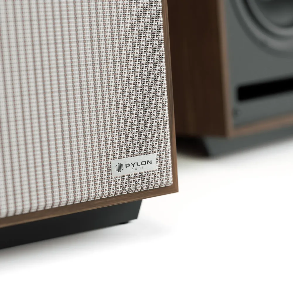 Pylon Audio Jade 30th Aerican Walnut