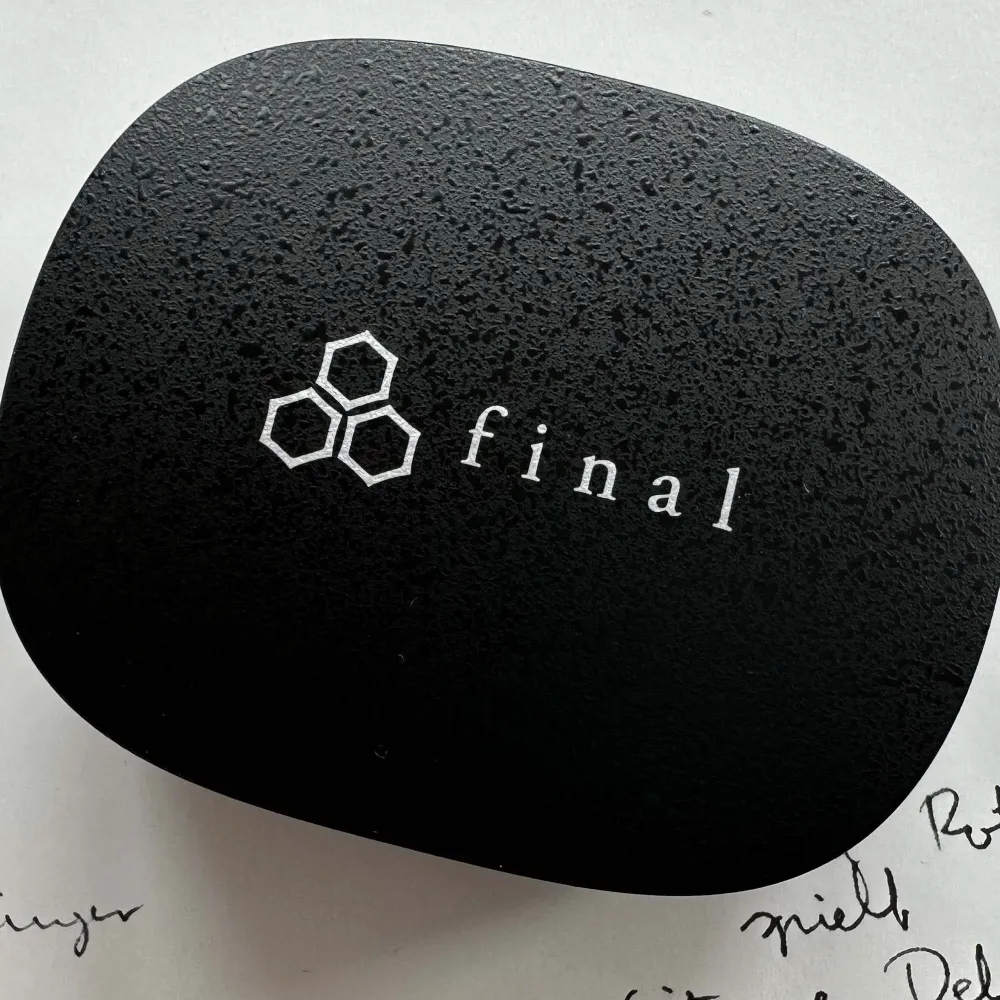 Final Audio ZE8000 Black