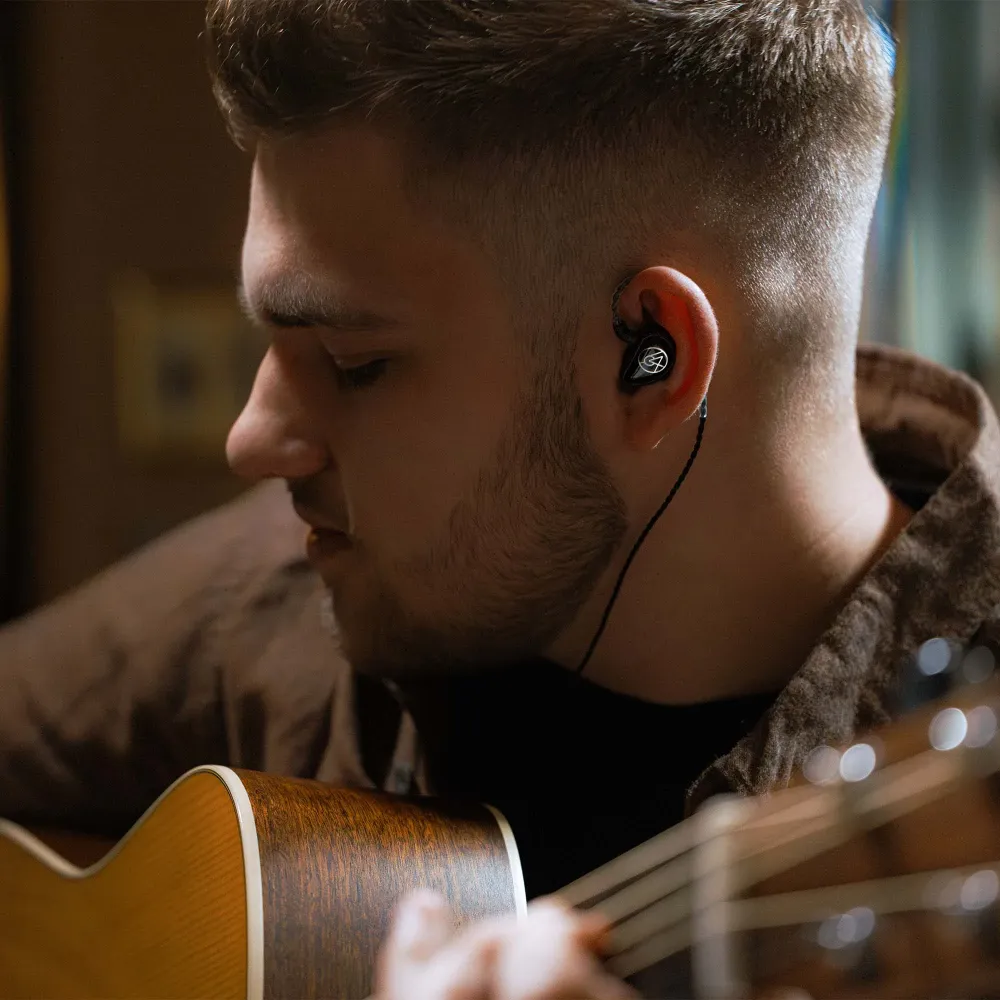 64 Audio Aspire 4 Black