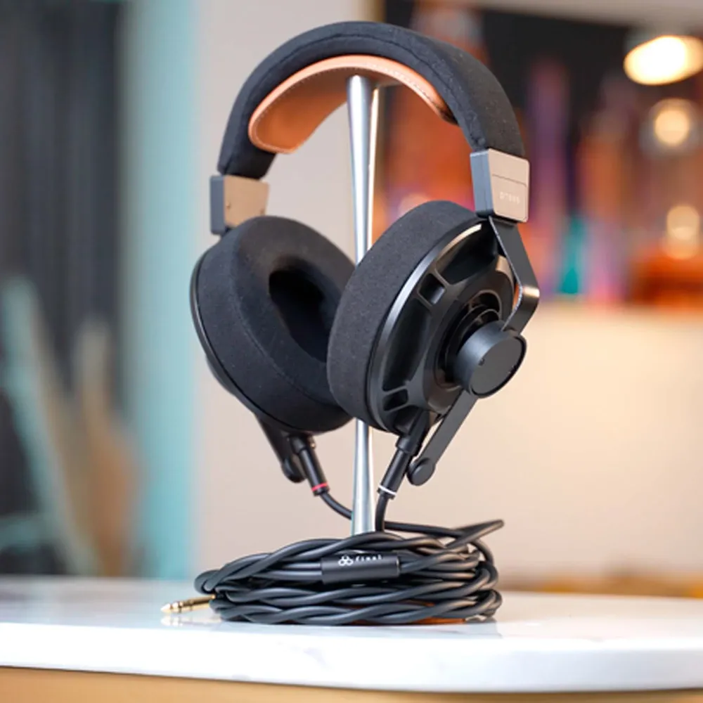 Final Audio D7000 Black