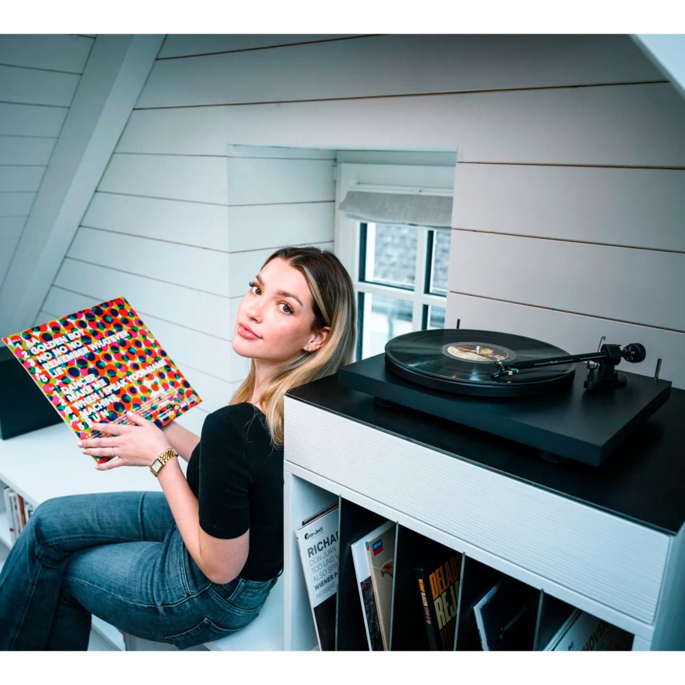 Pro-Ject Colourful Audio System E Satin Golden Yellow