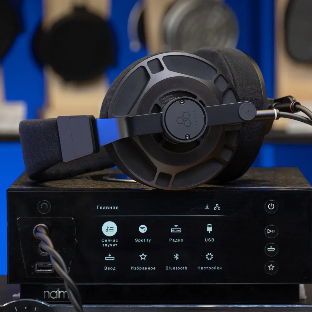 Final Audio D7000 Black