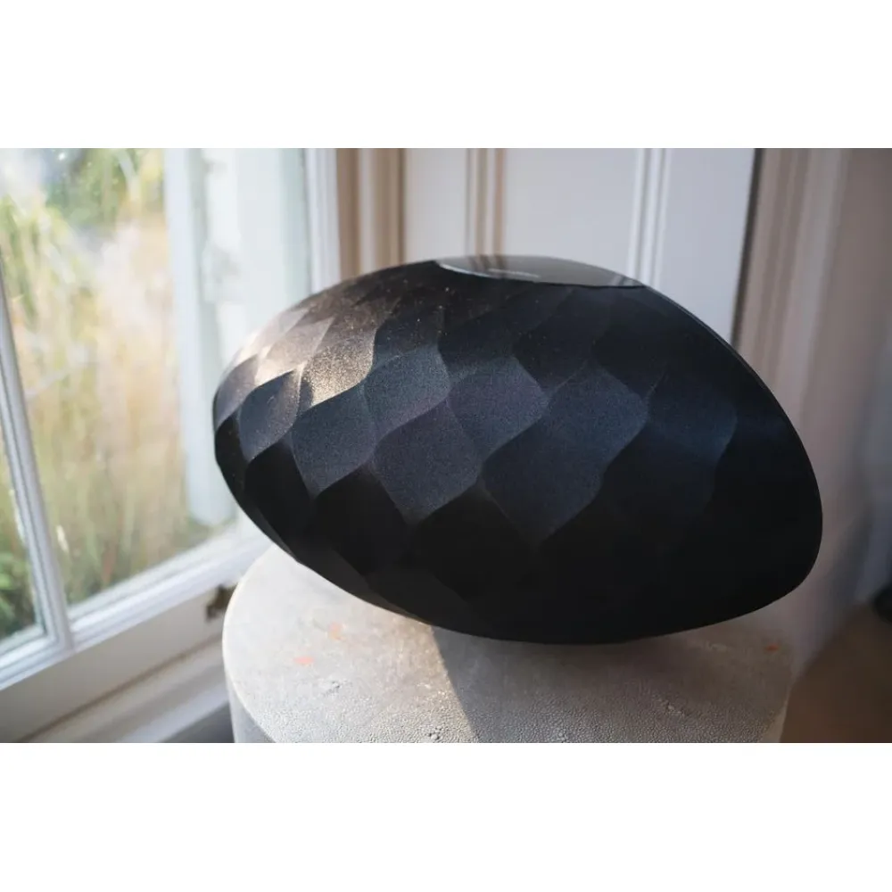 Bowers & Wilkins Formation Wedge Black