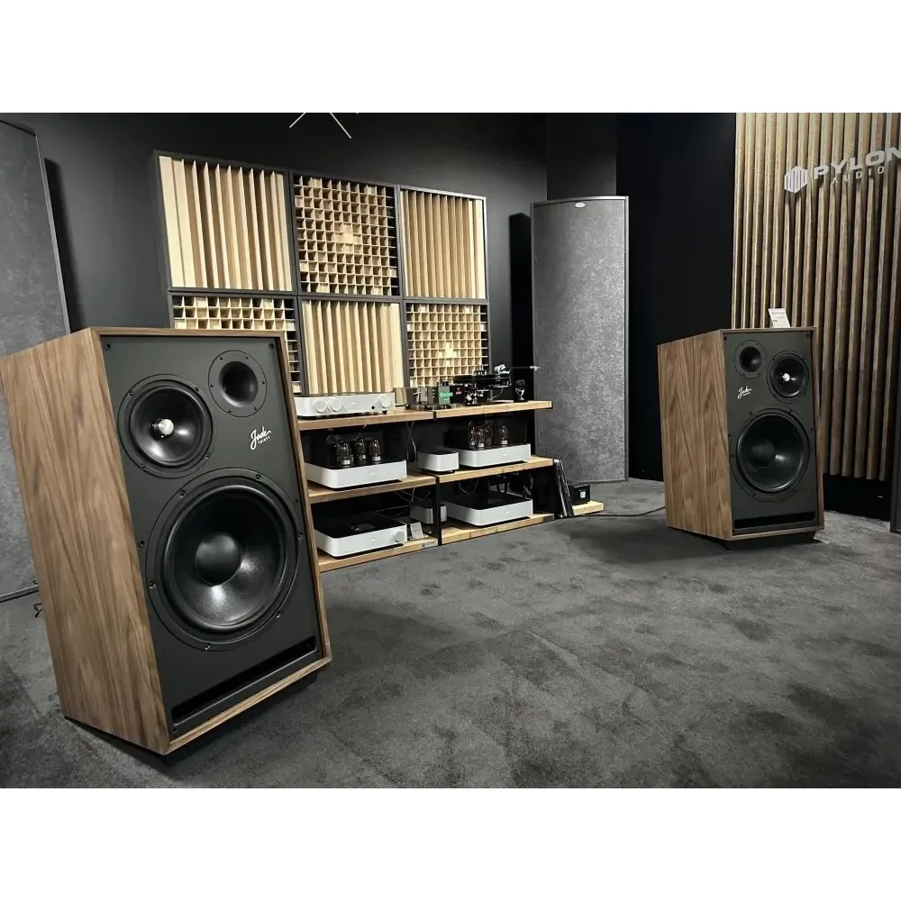 Pylon Audio Jade 30th Aerican Walnut