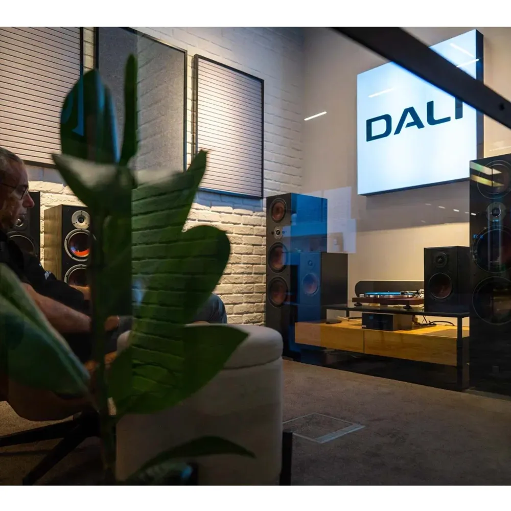 Dali Oberon 9 Dark Walnut