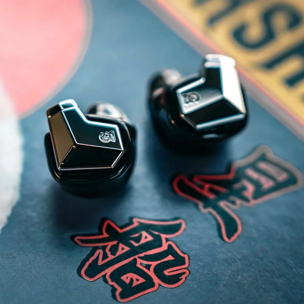 Campfire Audio Supermoon Deluxe Black