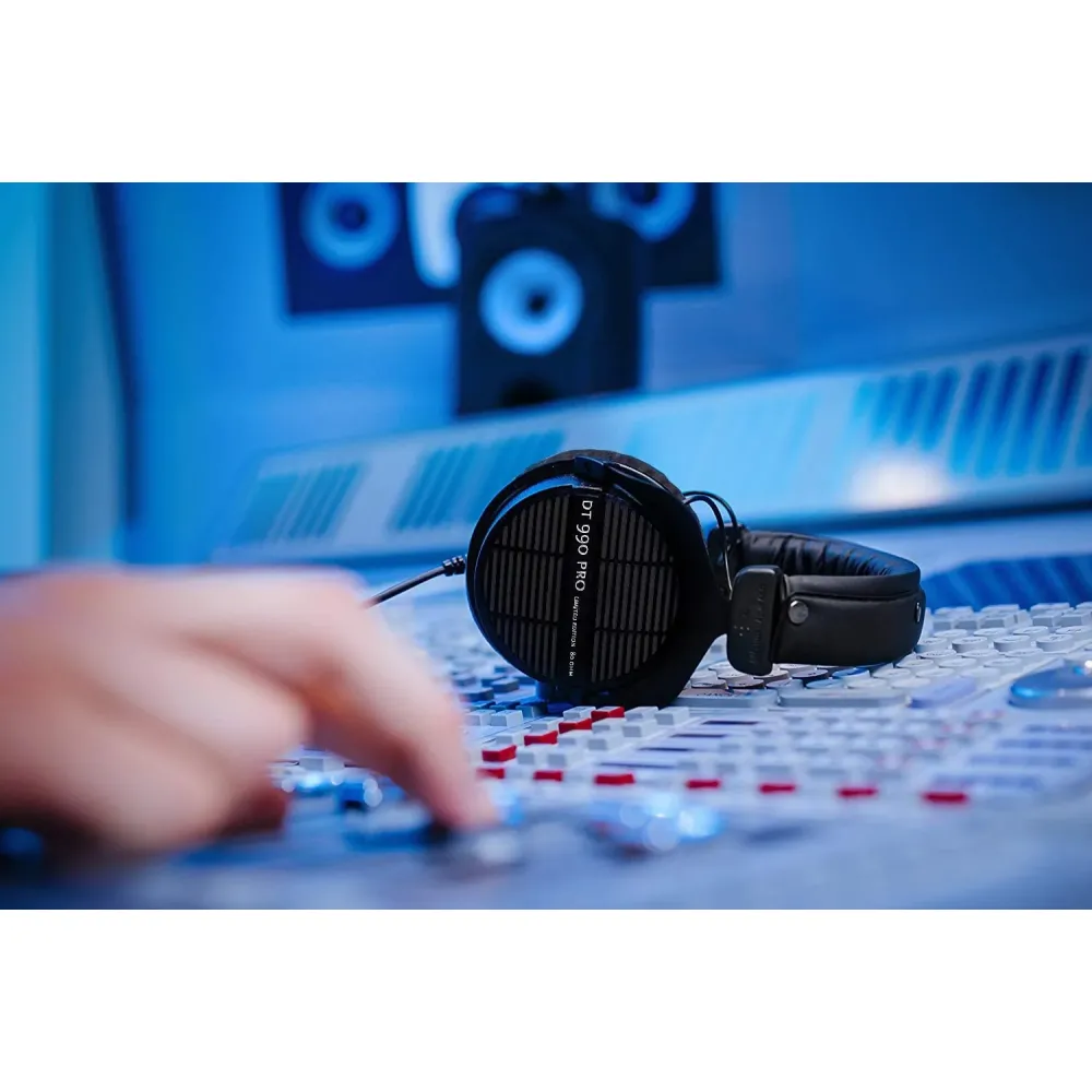 Beyerdynamic DT 990 PRO Black Limited Edition / 80 ohm