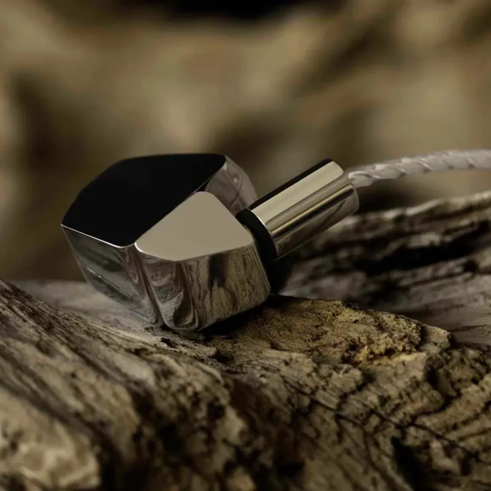 Final Audio A8000 Silver