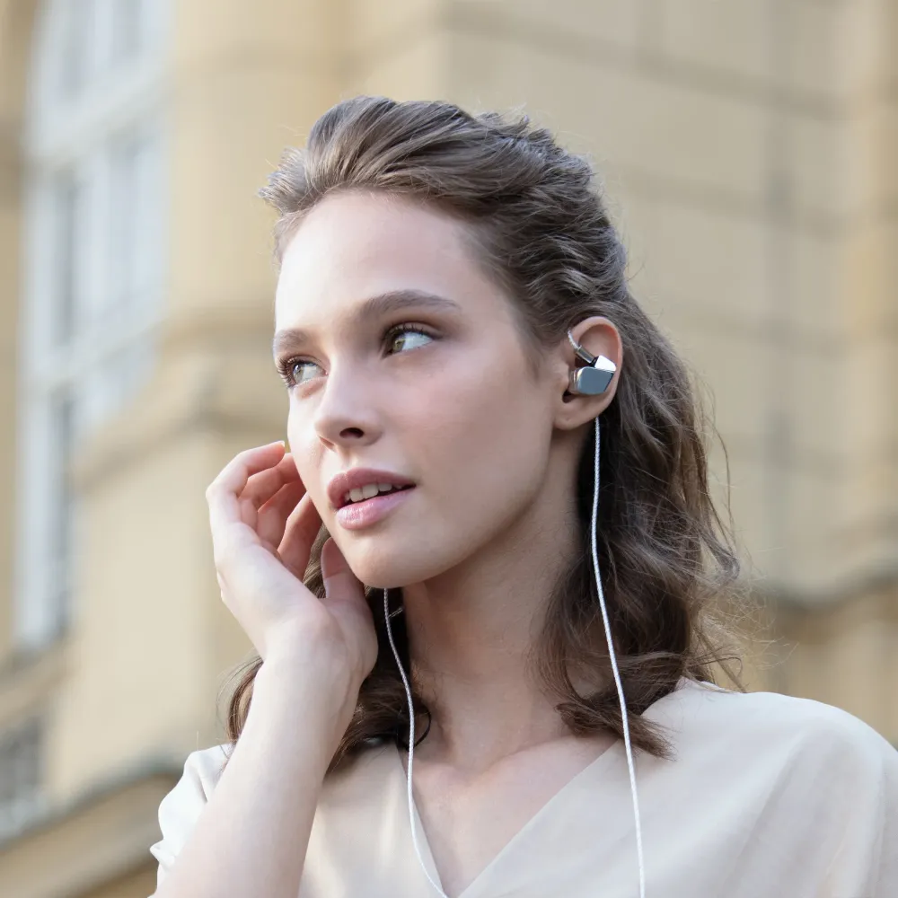 Final Audio A8000 Silver