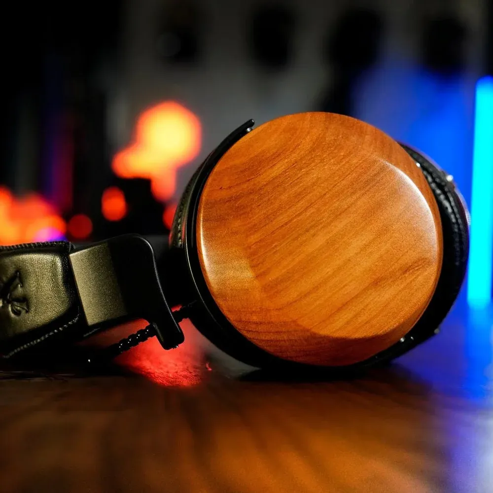 ZMF Atrium Closed Aluminum Black