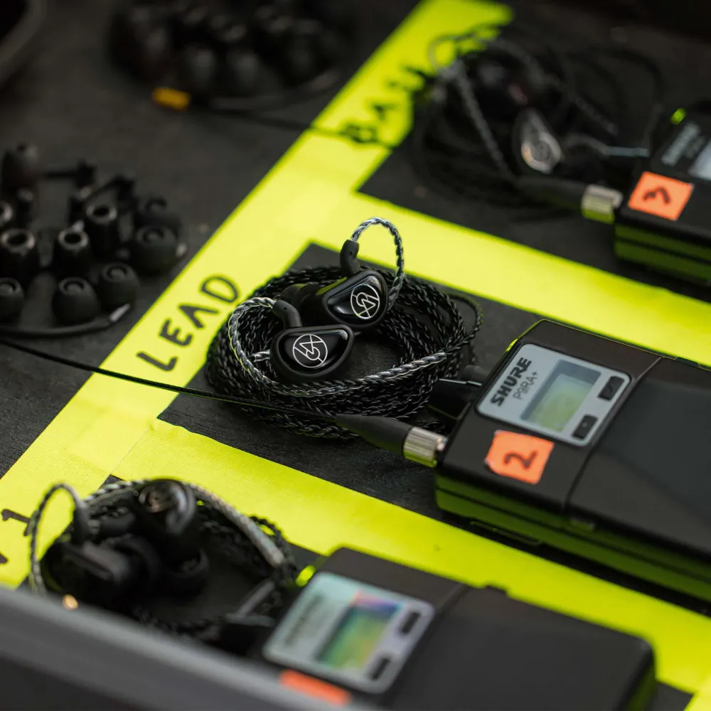 64 Audio Aspire 4 Black