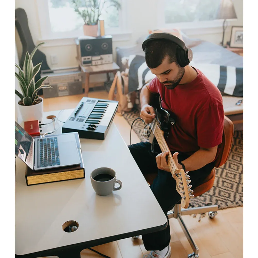 Adam Audio H200 Black