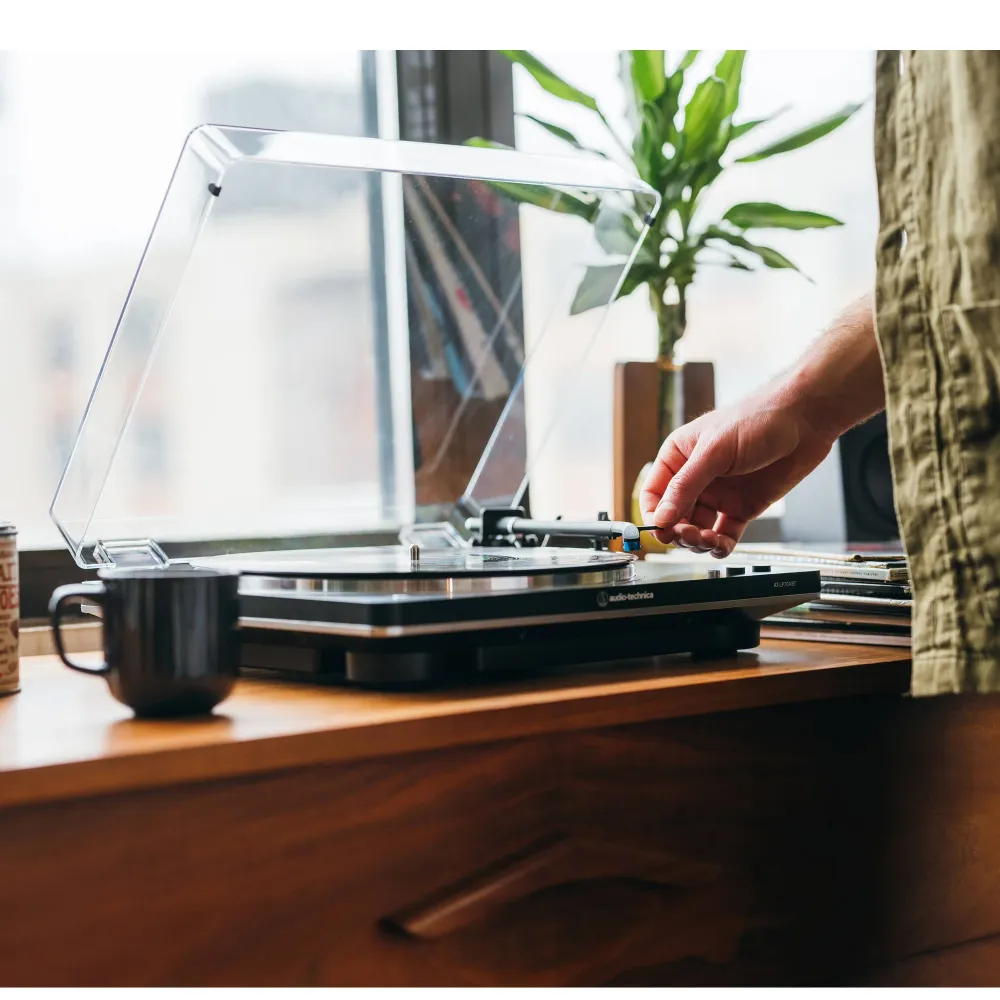 Audio-Technica AT-LP70XBT Black Silver