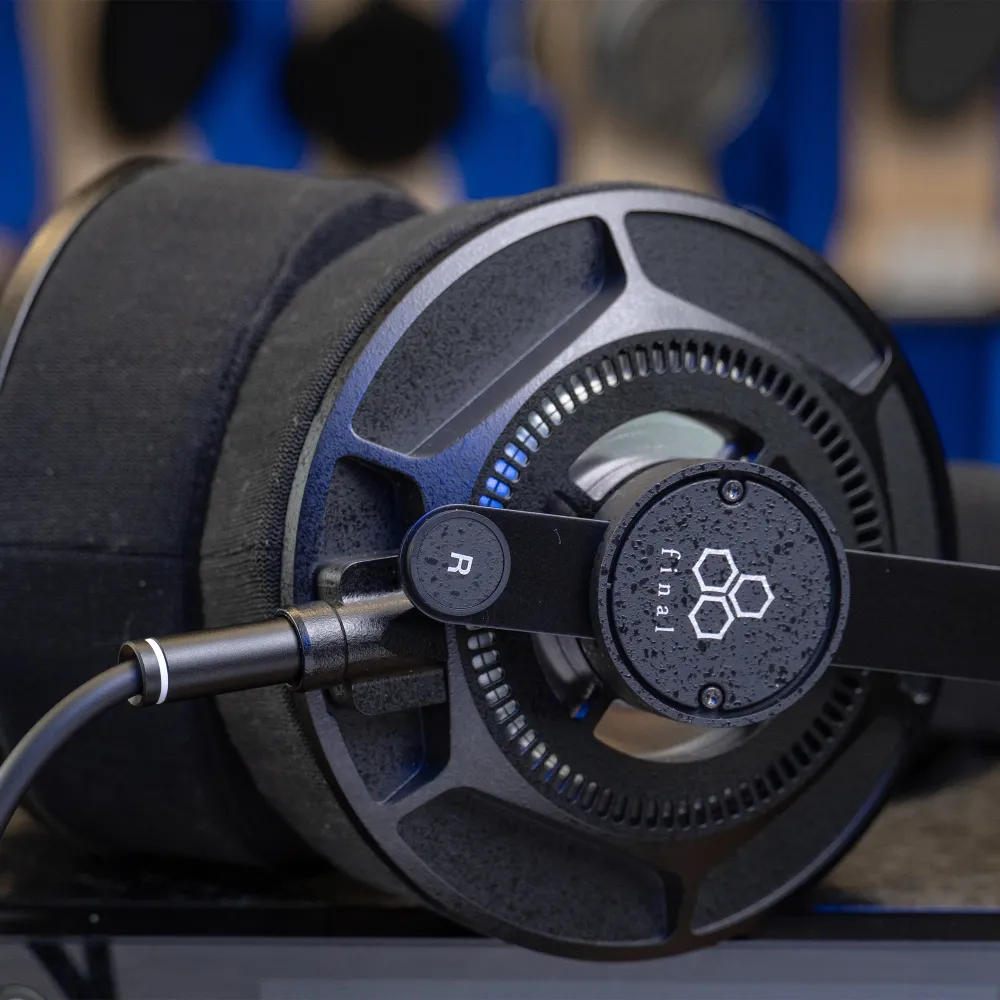 Final Audio D8000 DC Black