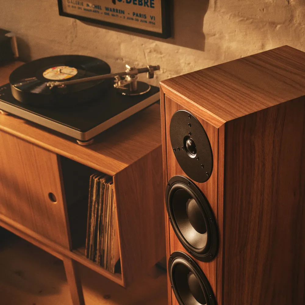 Dynaudio Contour Legacy Heritage Collection American Walnut