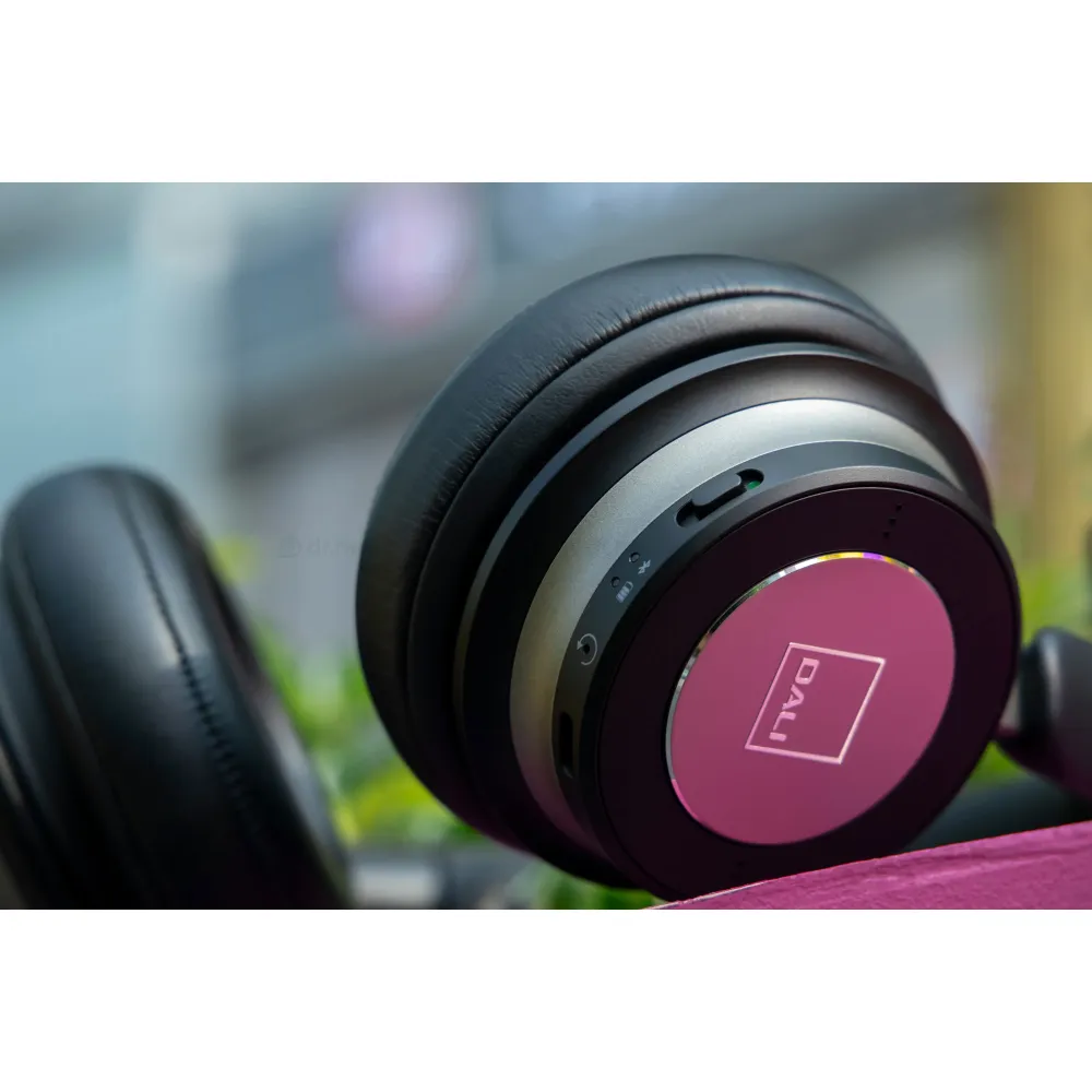 Dali IO-4 Iron Black