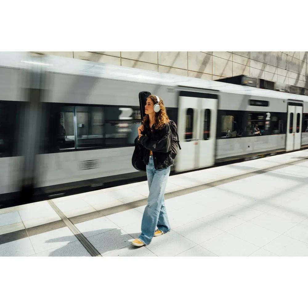 beyerdynamic AVENTHO 300 White