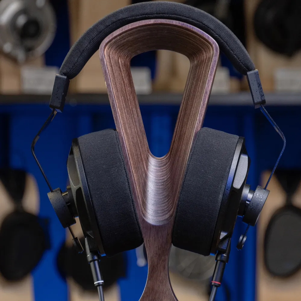 Final Audio D8000 DC Black