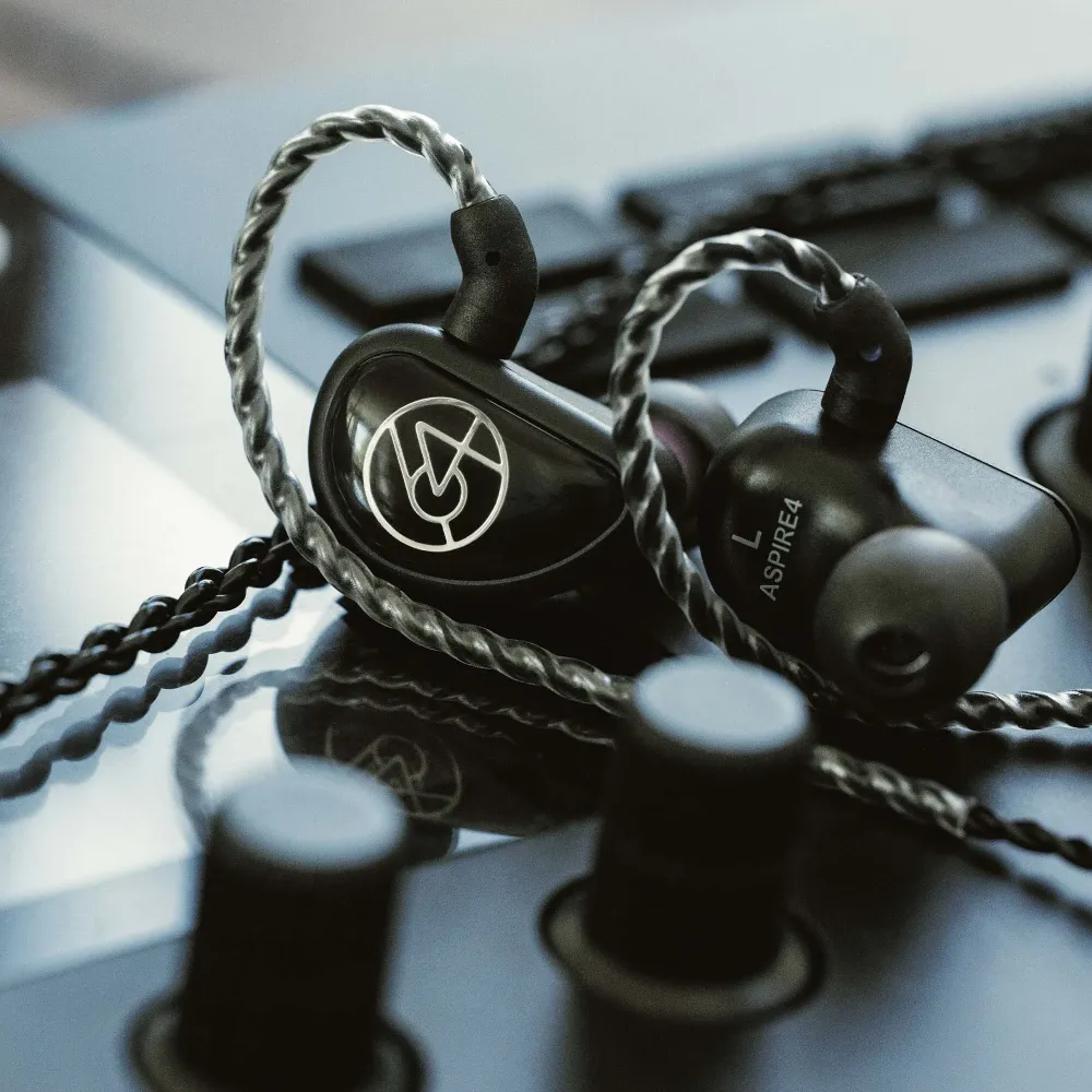 64 Audio Aspire 4 Black