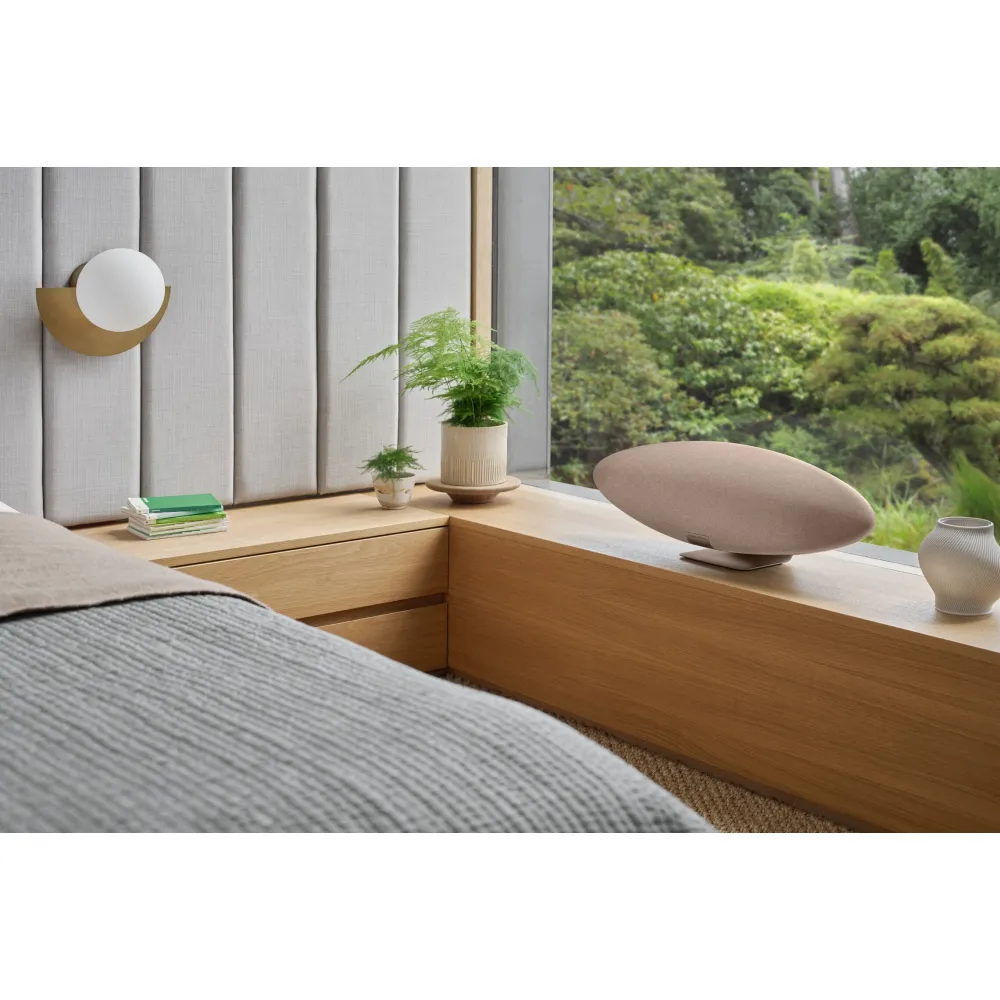 Bowers & Wilkins Zeppelin Pro Edition Solar Gold