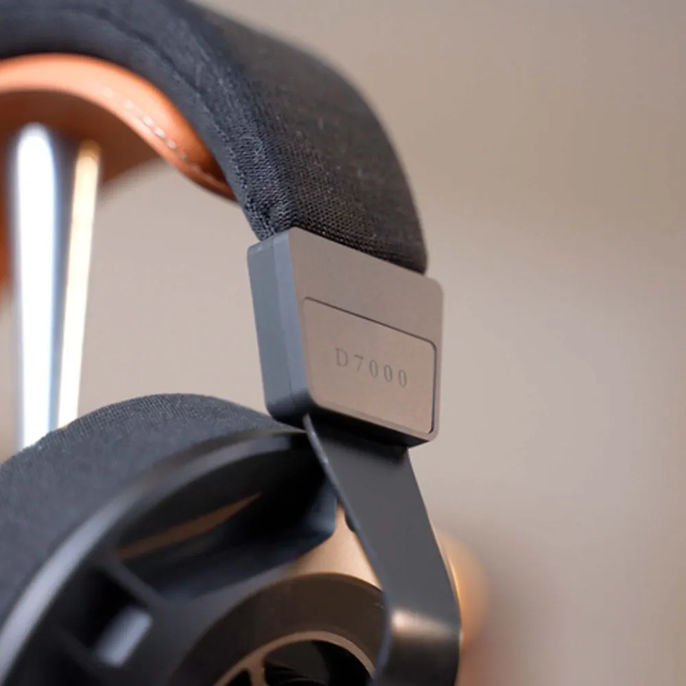 Final Audio D7000 Black