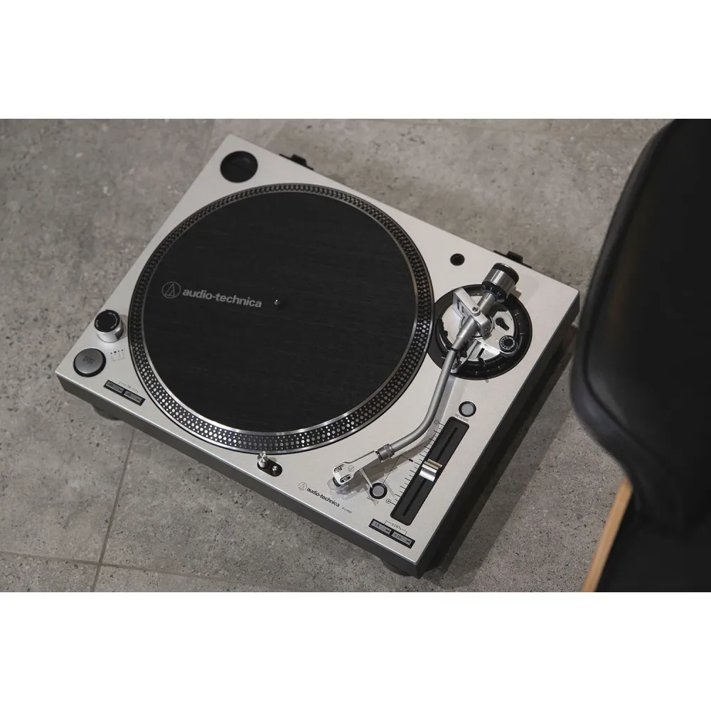Audio-Technica AT-LP140XP Silver