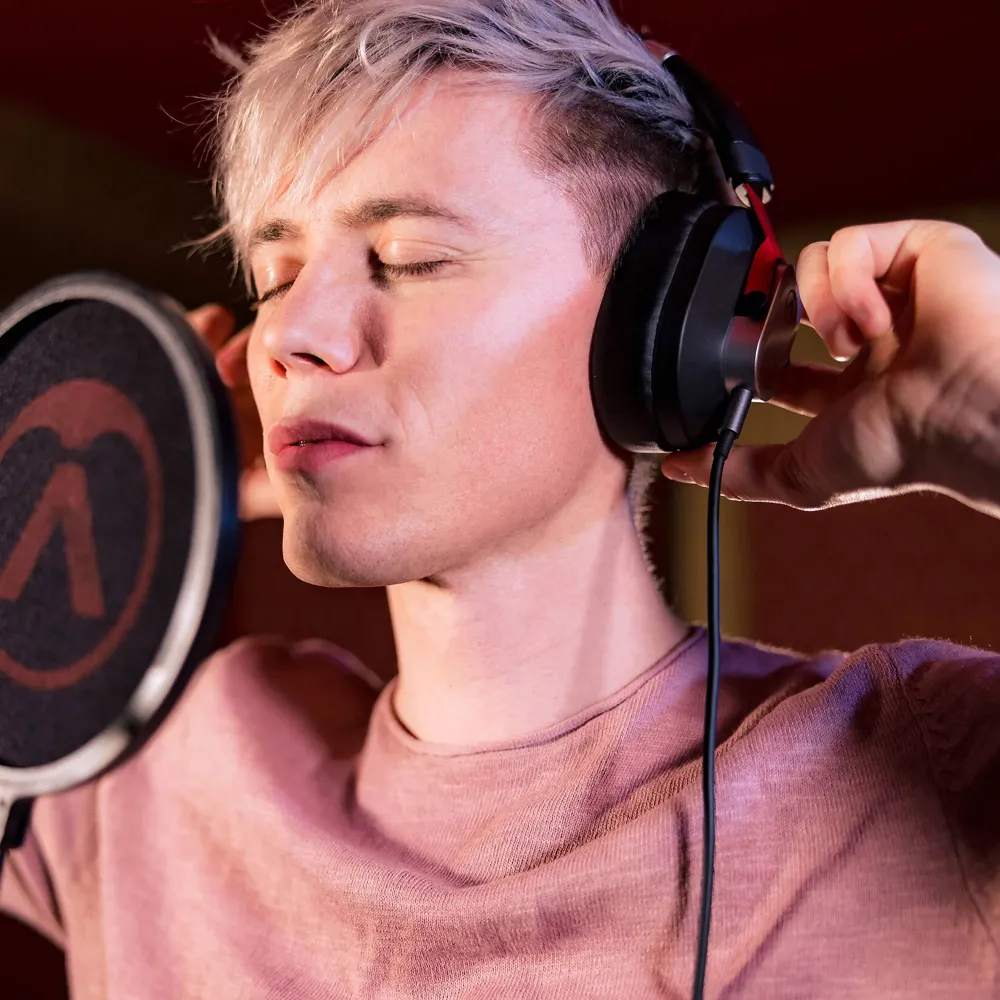 Austrian Audio Hi-X15