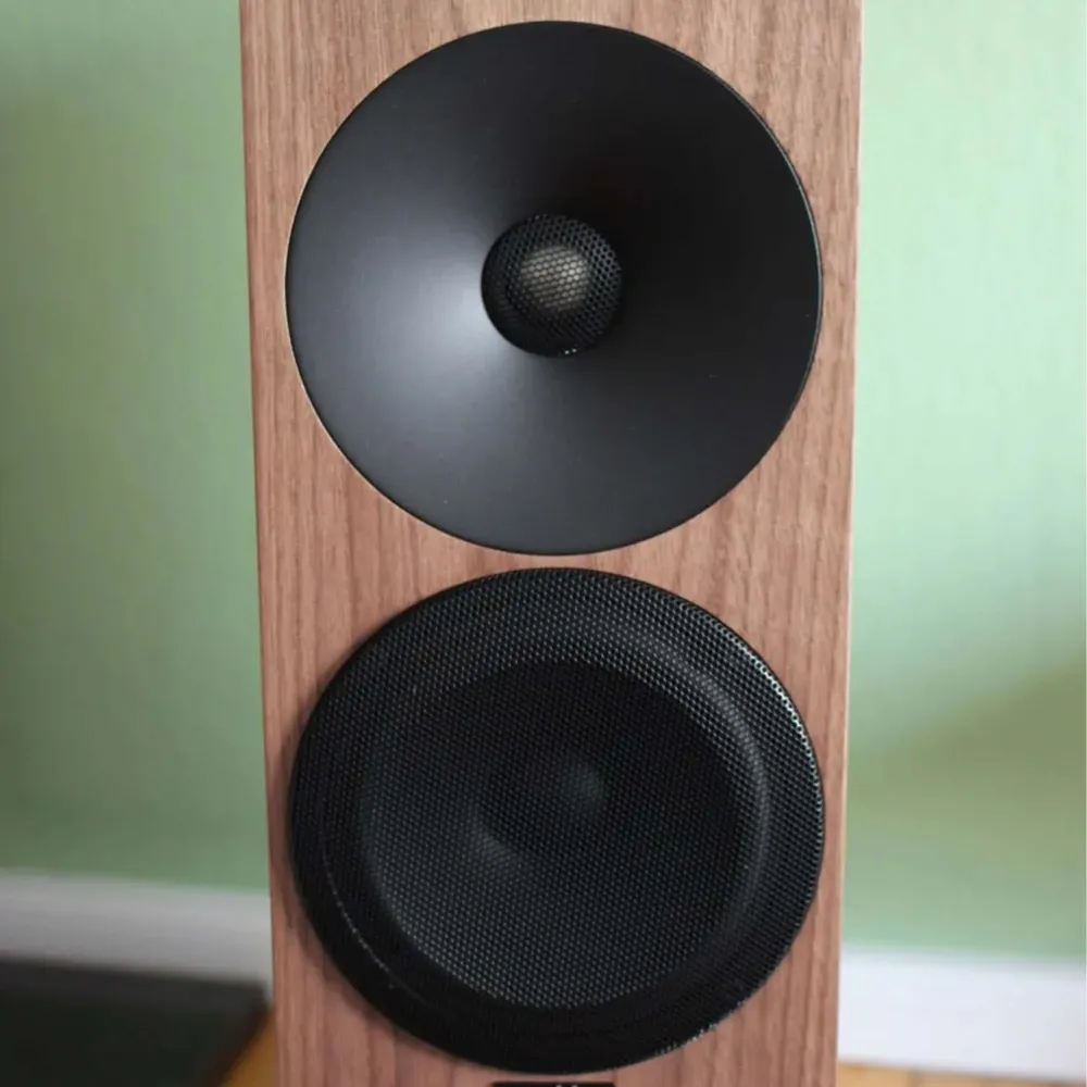 Amphion Helium510 Walnut